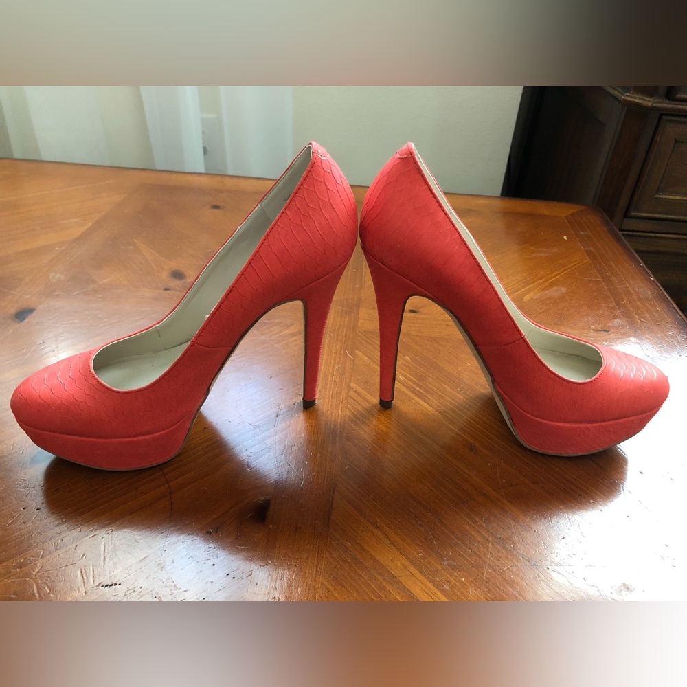 Aldo Vibrant Red Leather Pumps Size 7.5